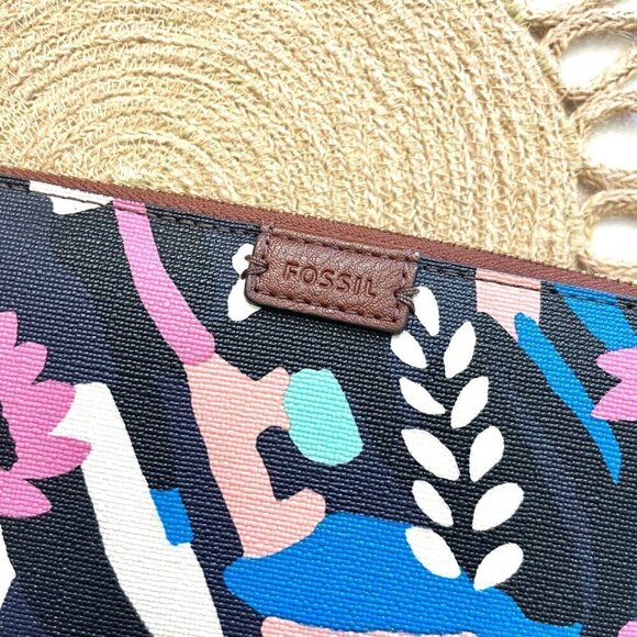 Fossil Emma RFID Large Zip Clutch Black Floral Wallet - Picture 2 of 4